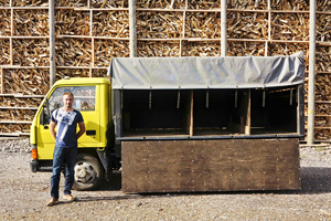 Tomi Kykäheikkilä ja kuljetusauto